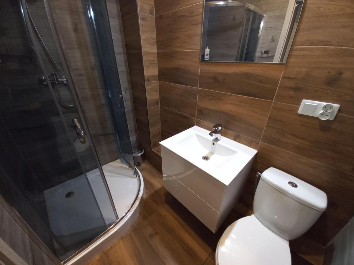 Good Night Noclegi & Strefa Z Sauna I Jacuzzi Ogolnodostepna Lub Na Wylacznosc Czechowice-Dziedzice Exterior photo